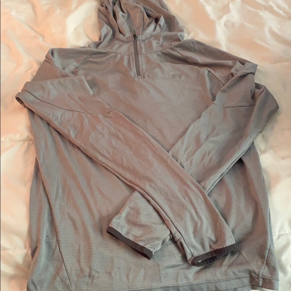 Athletic pullover with thumb holes